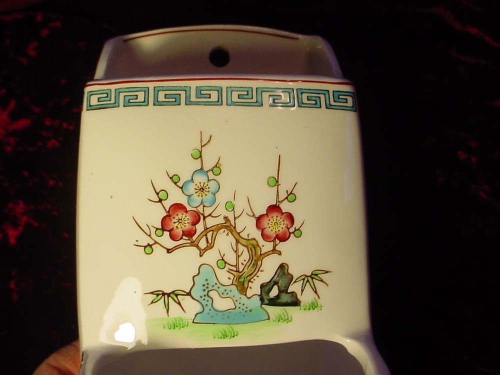 Vintage Indian Tree pattern ceramic wall hanging match holder / safe