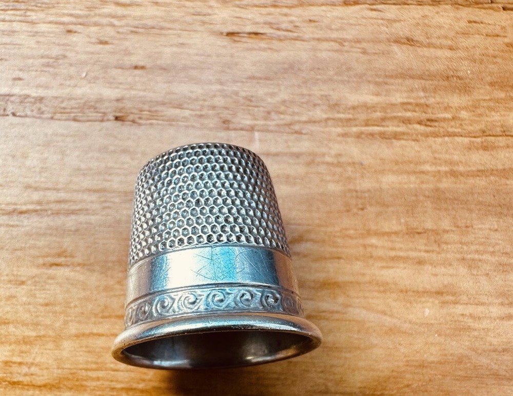 Antique Waite, Thresher Co. Sterling Silver Thimble Wave Scroll, Plain Rim 10