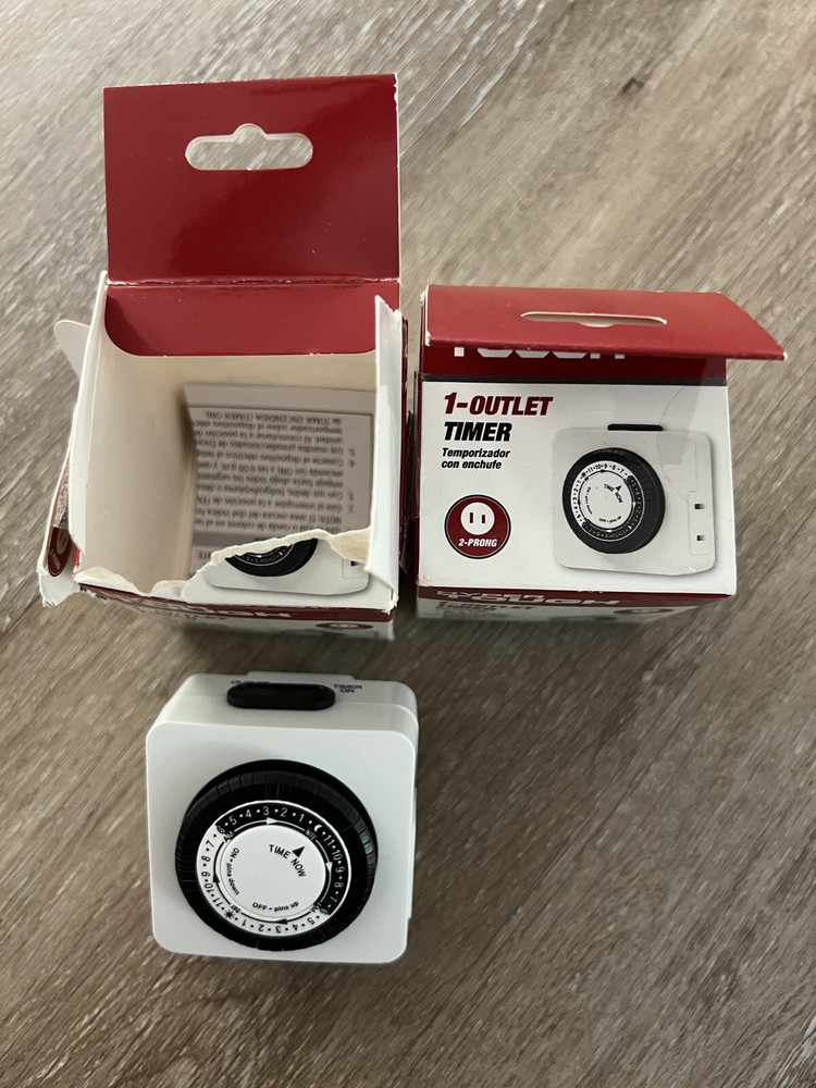 Lot Of 2 HYPER TOUGH Indoor Timer 24-Hour Daily use 1 Polarized Programmable