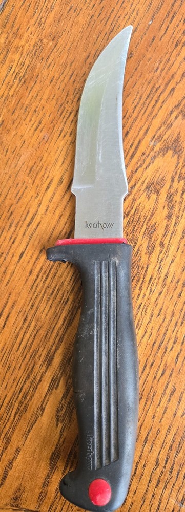 4 Hunting and Survival Knives