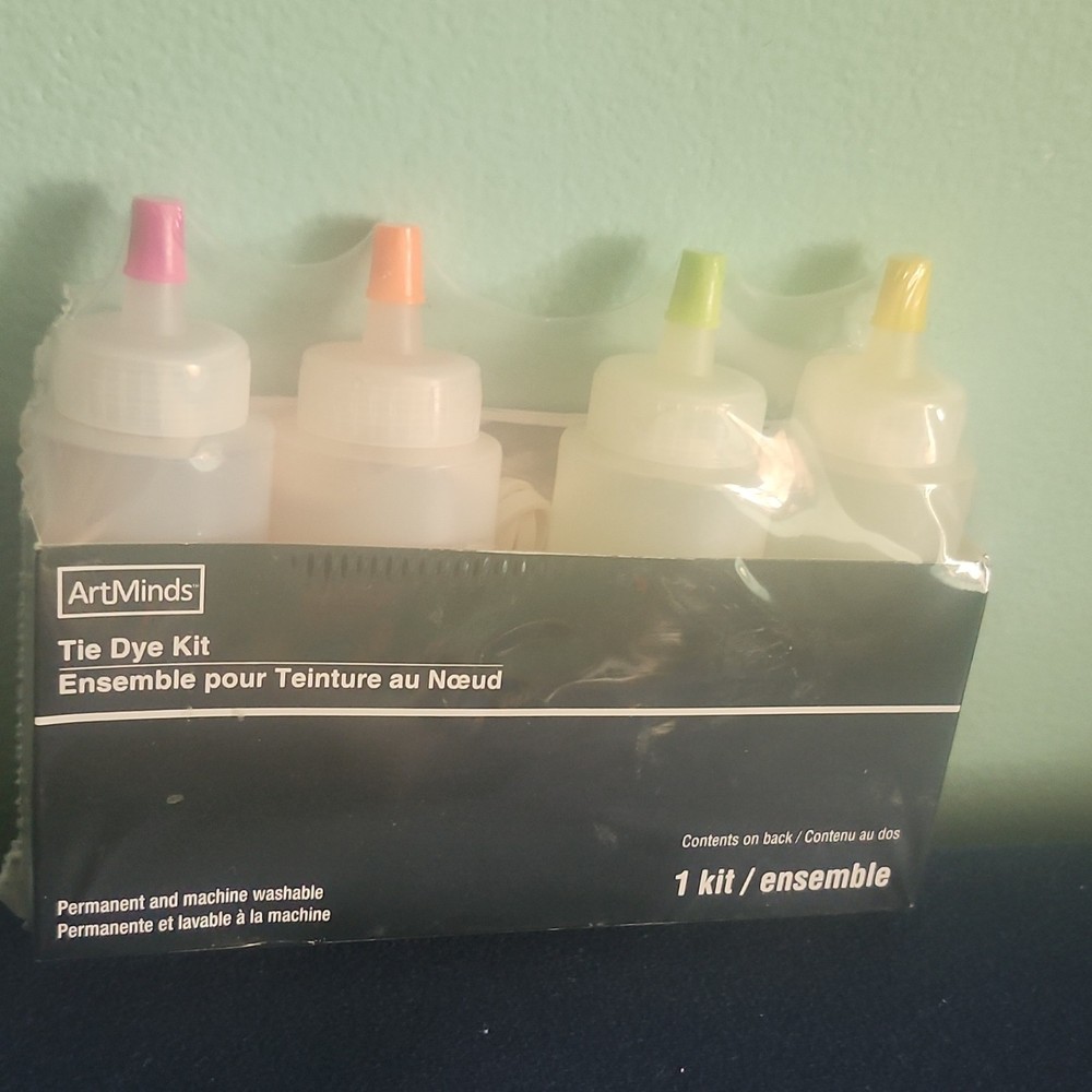 ArtMinds Tie-Dye Kit Squeeze Bottle Permanent Machine Washable