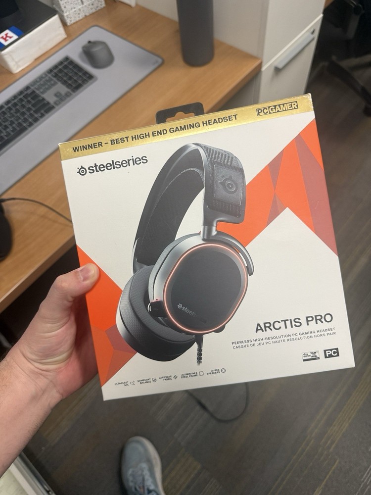 SteelSeries Arctis Pro Gaming Headset
