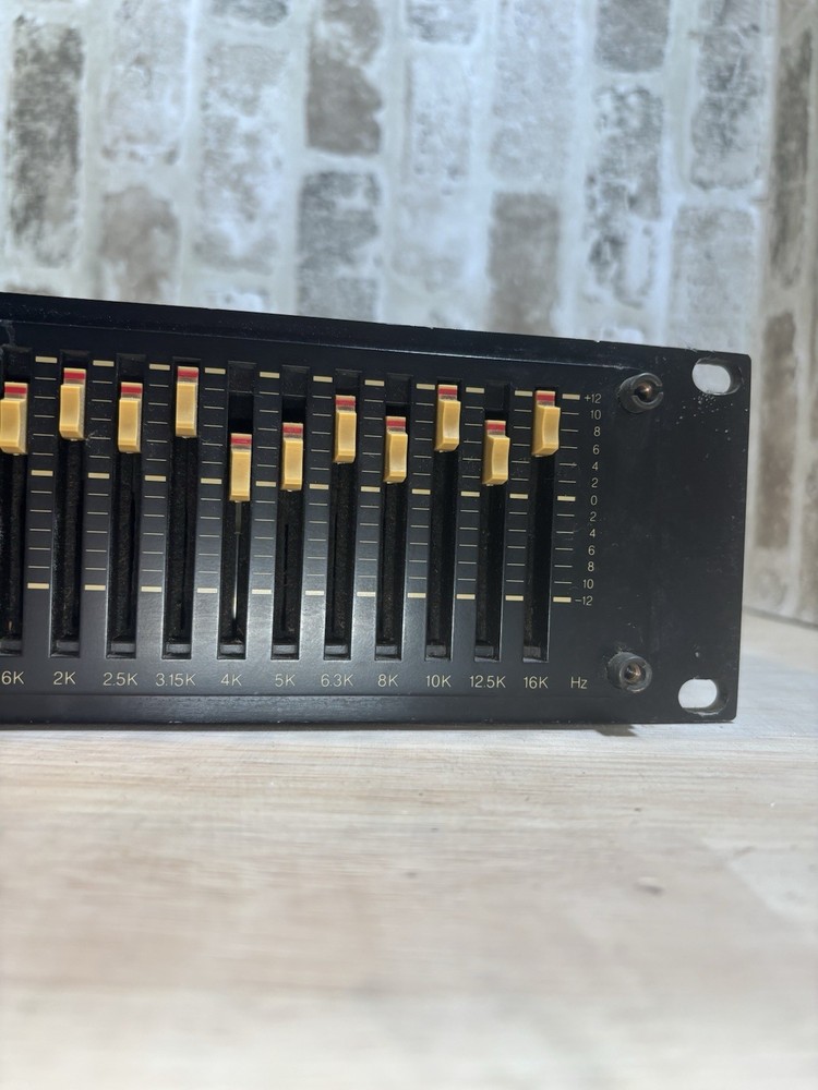 YAMAHA Q1027 Graphic Equalizer⭐️Model Q1027 Professional Series⭐️Tested Working