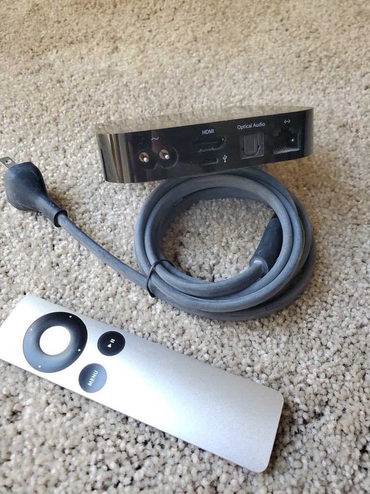 Apple TV (3rd Generation) Model A1427 w/ Remote & Power Cable - TESTED WORKING