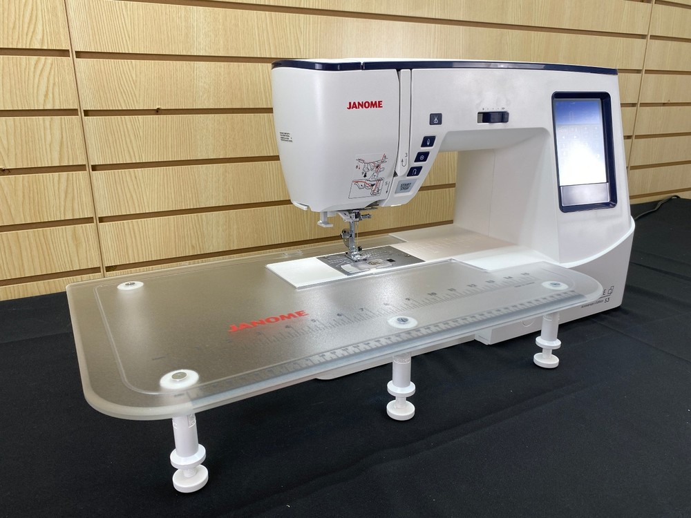 Janome Skyline S3 Anniversary Edition Computerized Sewing Machine - Pre-Owned ✅