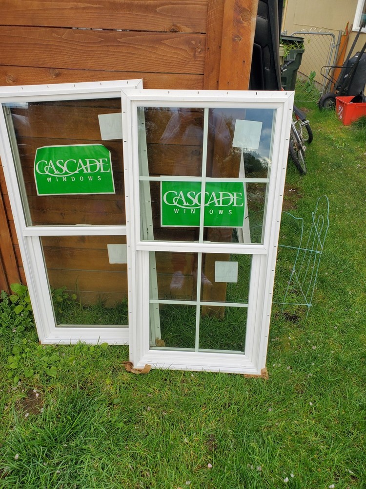 Cascade Windows Single-Hung, Double Pane, Vinyl 24x36 White