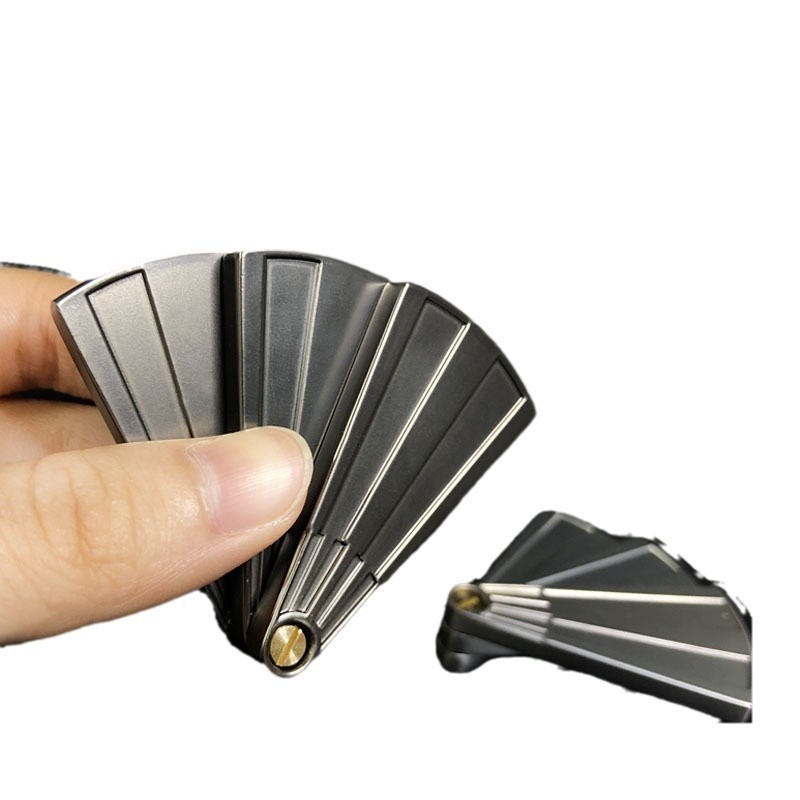 Magnetic Folding Fan Push Card – EDC Decompression Toy