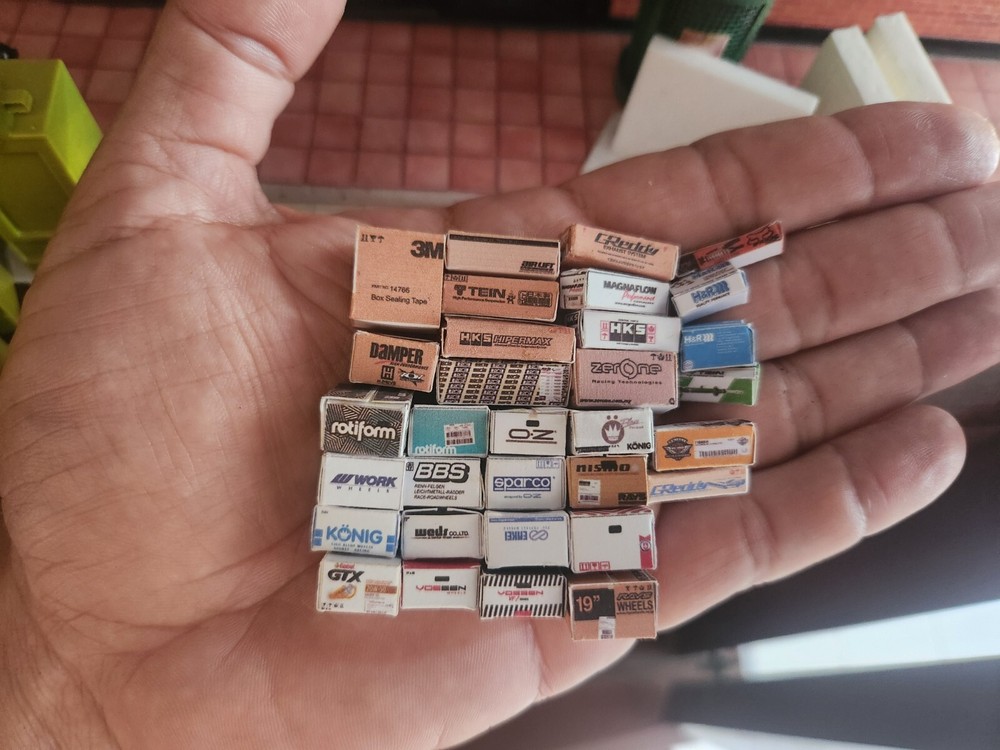 Pack +30 Boxes (Pre-Folded) 1/43 Scale Diorama Garage Accessory