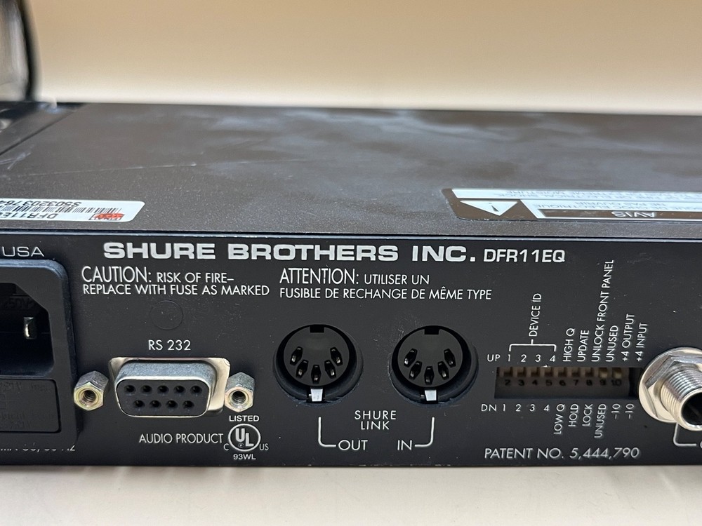 Shure SCM268 4 Channel Microphone Mixer/DFR11EQ