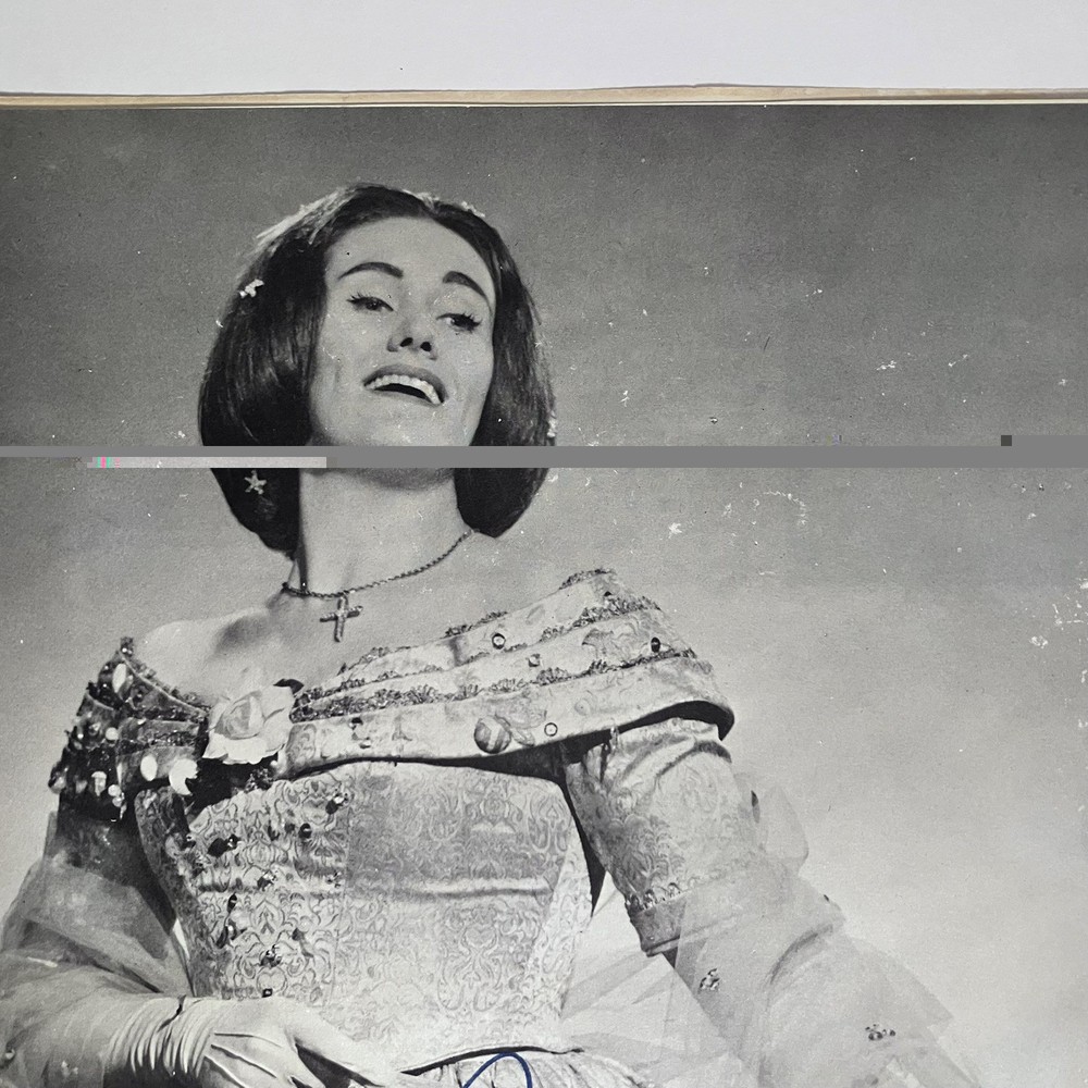JOAN SUTHERLAND (1926-2010) Signed OPERA PROGRAM Photo / LA TRAVIATA / Damaged