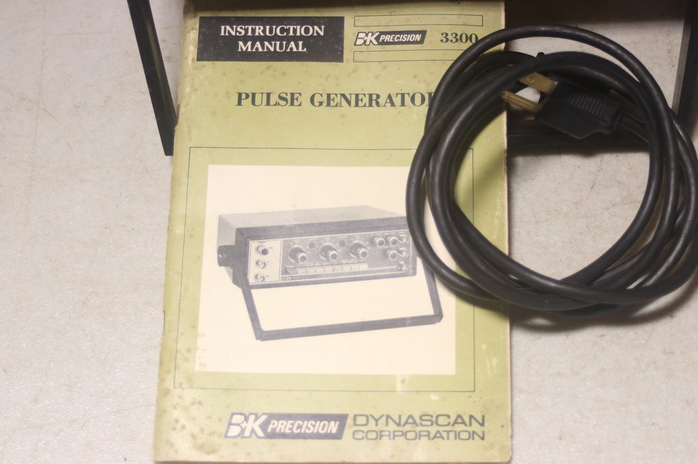 B&K Precision 3300 Pulse Generator with Manual