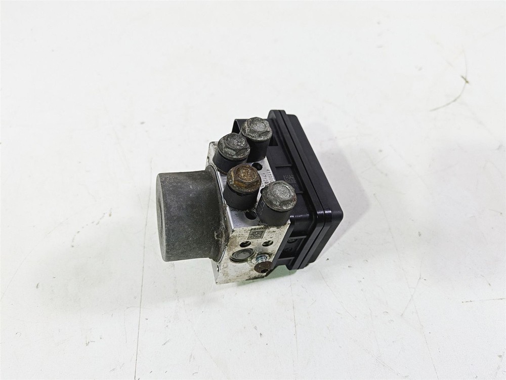 2018 Harley Softail FXFBS Fat Bob Abs Brake Pump Unit Module 41100043C