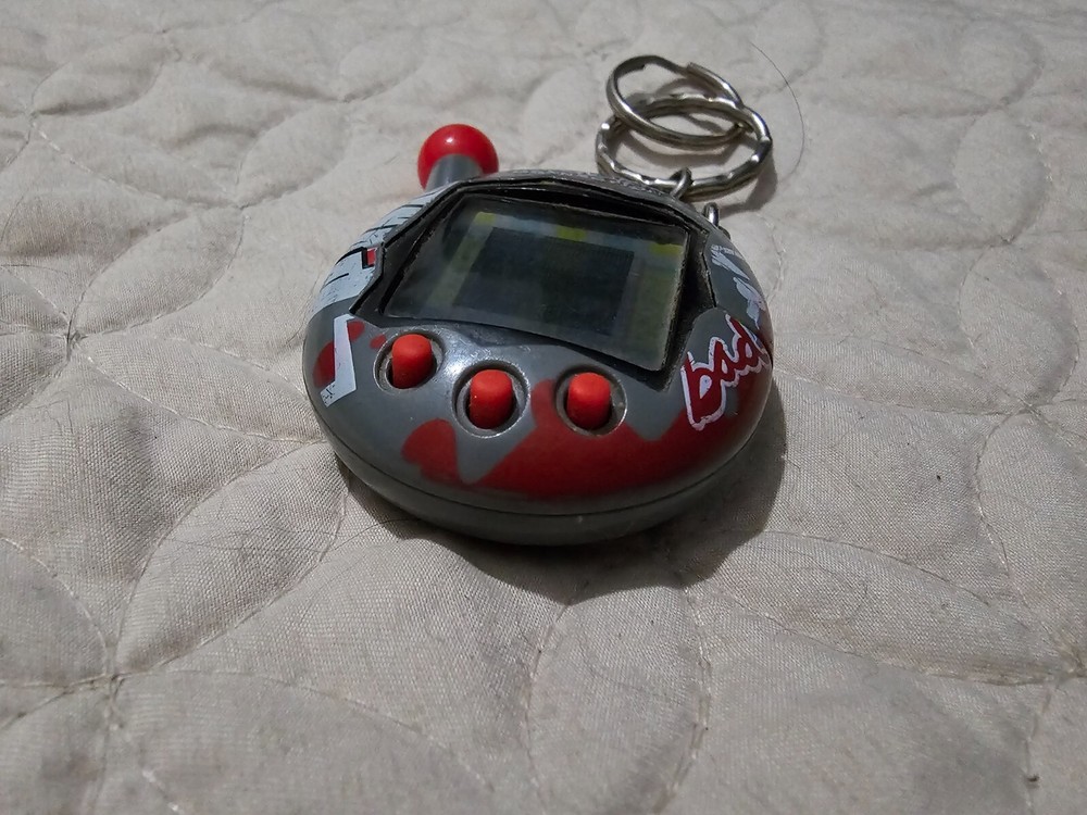Tamogatchi Connection Gray Red Punk Bad 2004 Pre Owned
