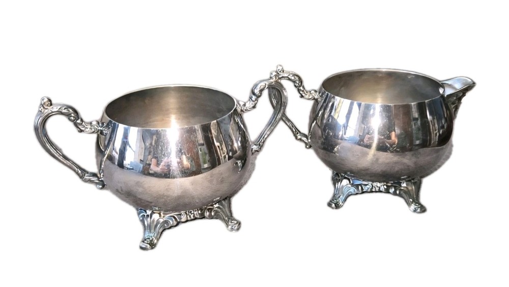 Vintage ONEIDA Silver Plated Cream And Sugar Set