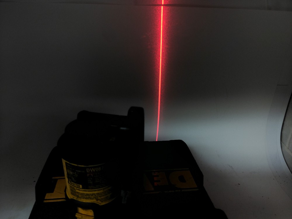 Dewalt DW087 Self-Leveling Red Cross-Line Laser Level TESTED w/ Case