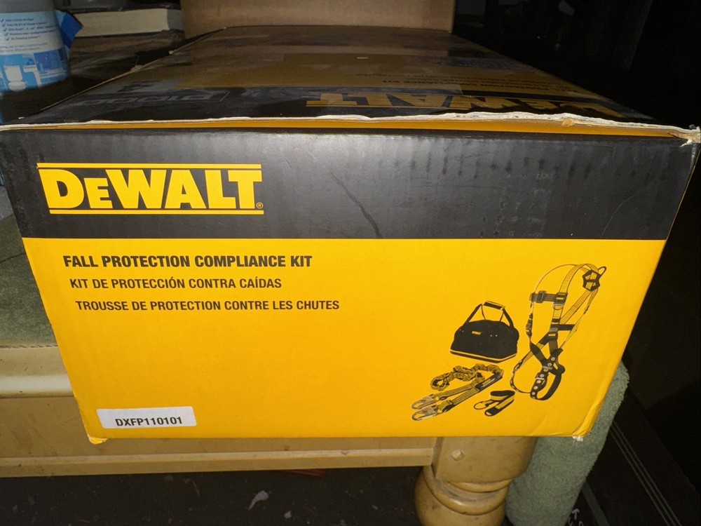 Dewalt Fall Protection Compliance Kit Harness