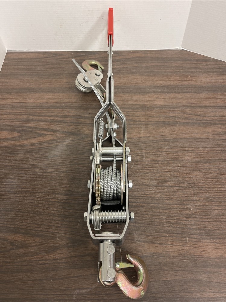 Haul Master P/N 00543. 8,000 Lbs. Cable Winch Puller