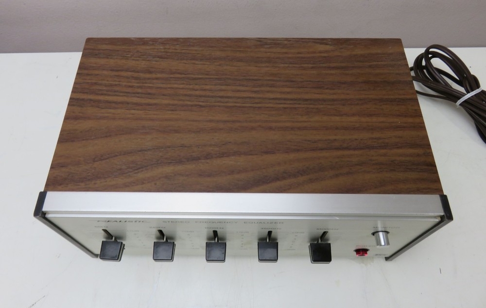 REALISTIC EQUALIZER 31-1986 STEREO FREQUENCY ALL FUNCTIONS WORKING PERFECT