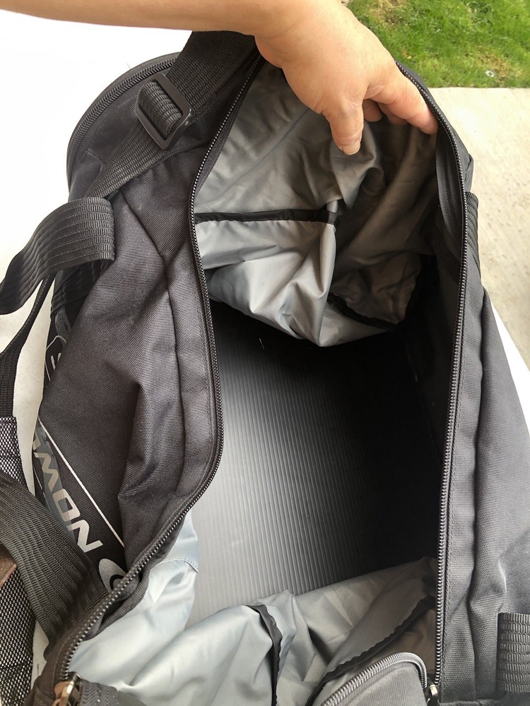 Salomon Ski Or Snowboard duffle bag 24”