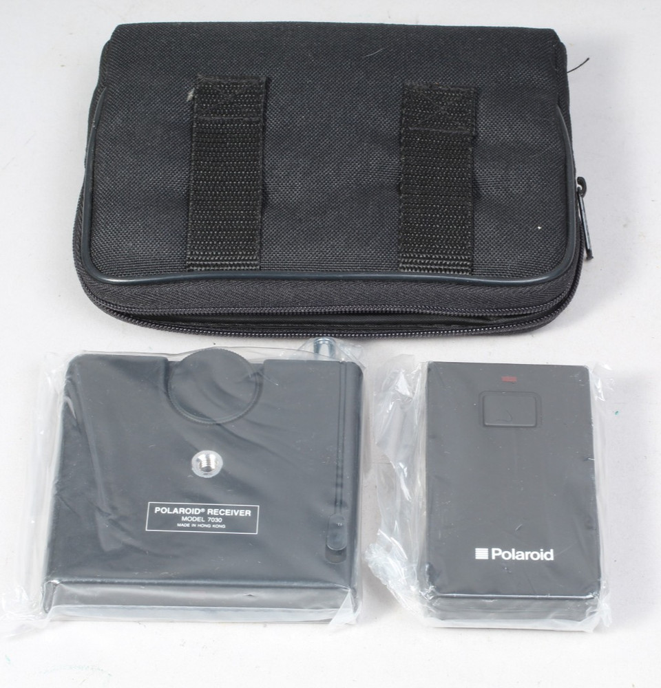 NOS POLAROID MODEL 7030 RECEIVER & 7020 TRANSMITTER REMOTE TRIGGER SET W CASE