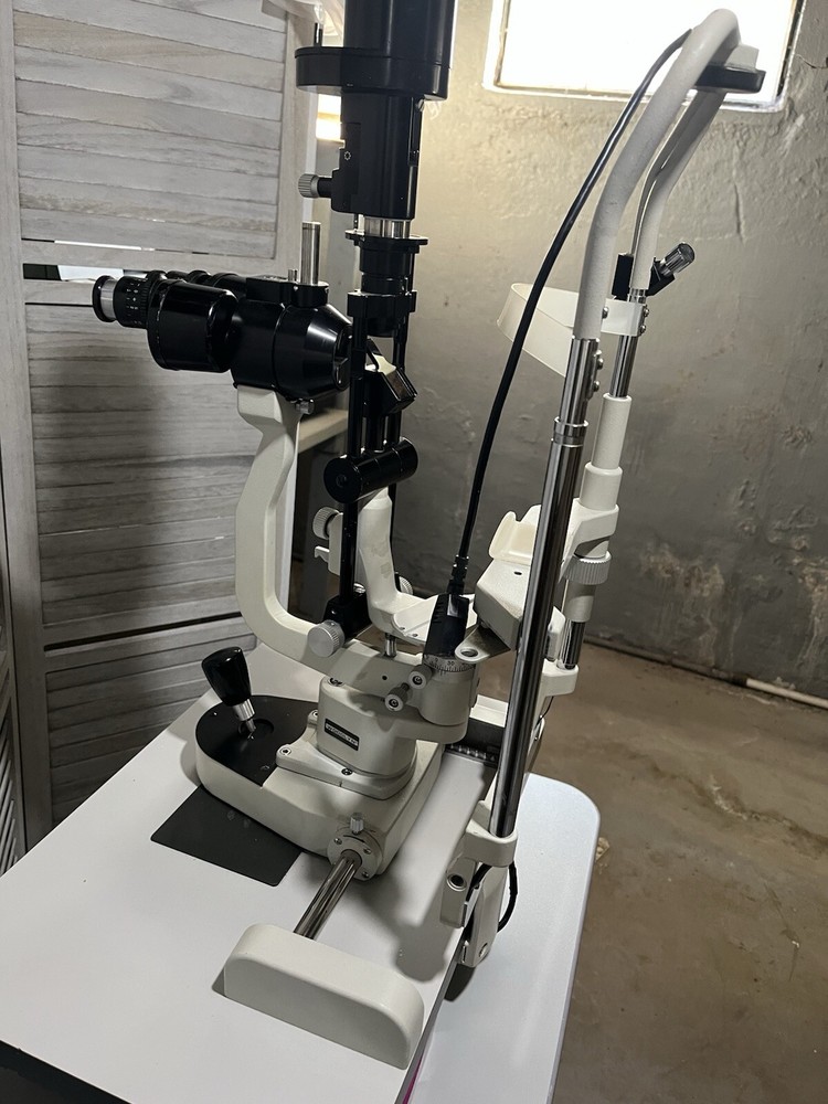 Woodlyn Slit lamp Topcon optics good Function