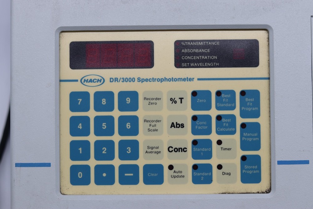 Hach DR/3000 Spectrophotometer
