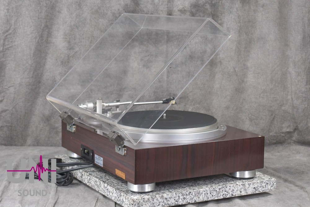 Victor QL-A95 Direct Drive Turntable in Good Condition.
