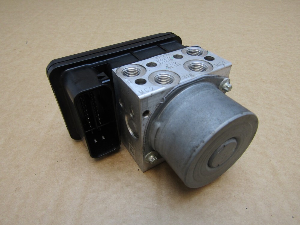 Piaggio Medley 125 2020 15,966 miles ABS control unit module (14901)