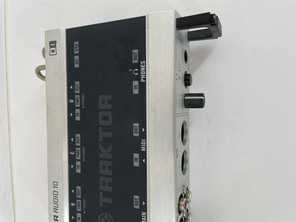 NO CORDS Native Instruments Traktor Audio 10 USB DJ Audio Interface 10-Channel