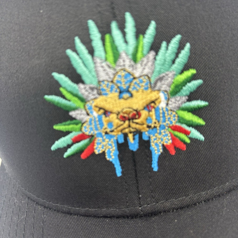 Wrap gift hat for Cast & Crew Marvel Studios Black Panther: Wakanda.