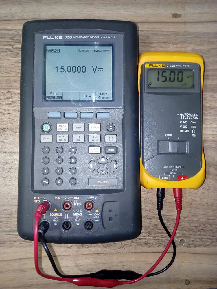 Fluke 7-600 Electrical Tester Meter Multimeter Very Clean