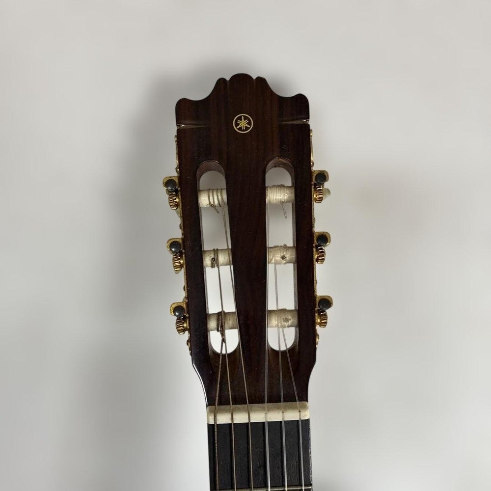Yamaha C-200 Classic Guitar With Hard Case