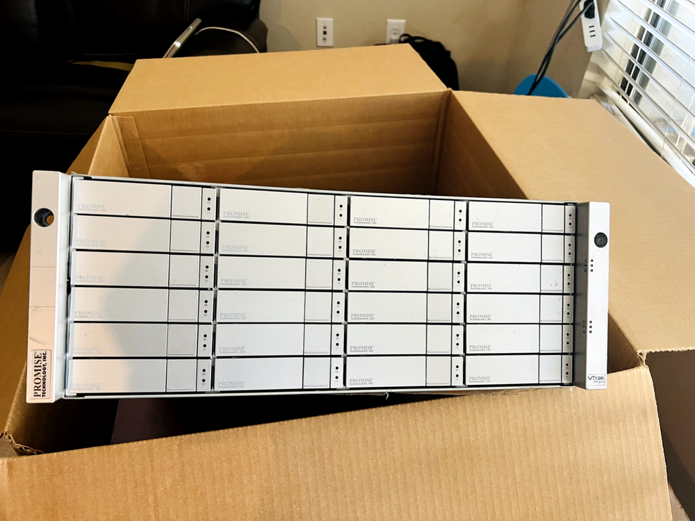 PROMISE VTRAK J830S 4U 24-BAY 6G SAS SATA STORAGE ARRAY