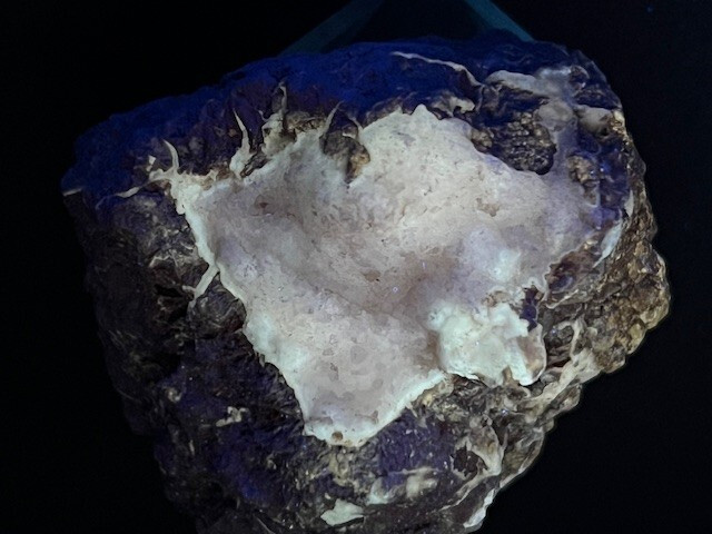 TERRIFIC FLUORESCENT/PHOSPHORESCENT CALCITE, MEXICO