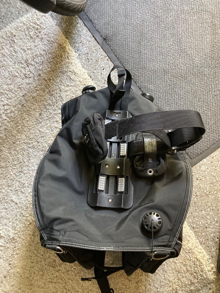 Oceanic BCD, size small, very good condition