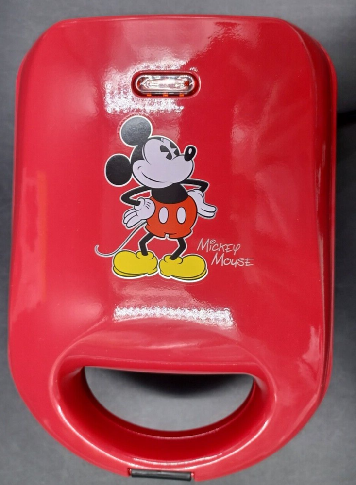 DISNEY MICKEY MOUSE CAKE POP MAKER MODEL #DCM-8 NEW IN BOX