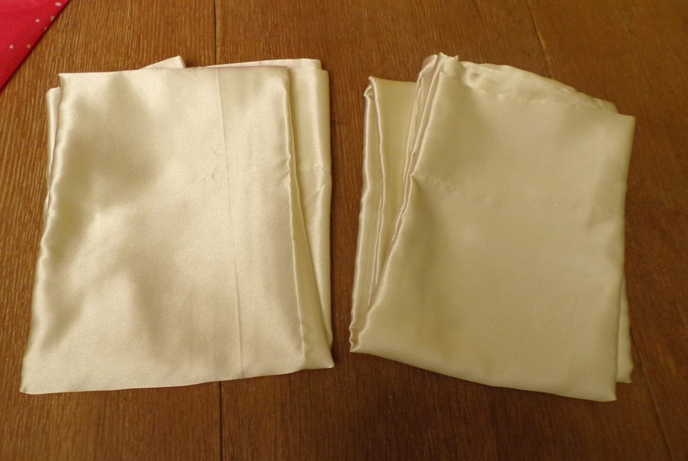 Unbranded 2 King Sized Ivory/Cream Pillowcases 100% Polyester