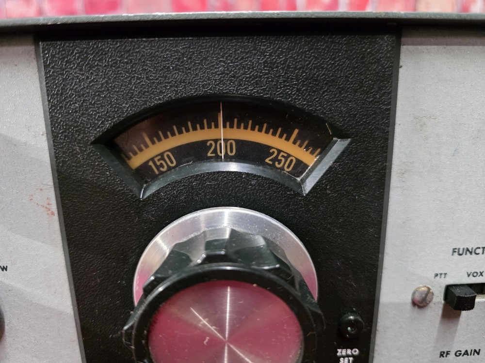 💥Powers On💥Vintage Heathkit HW-101 Ham Radio SSB Transceiver