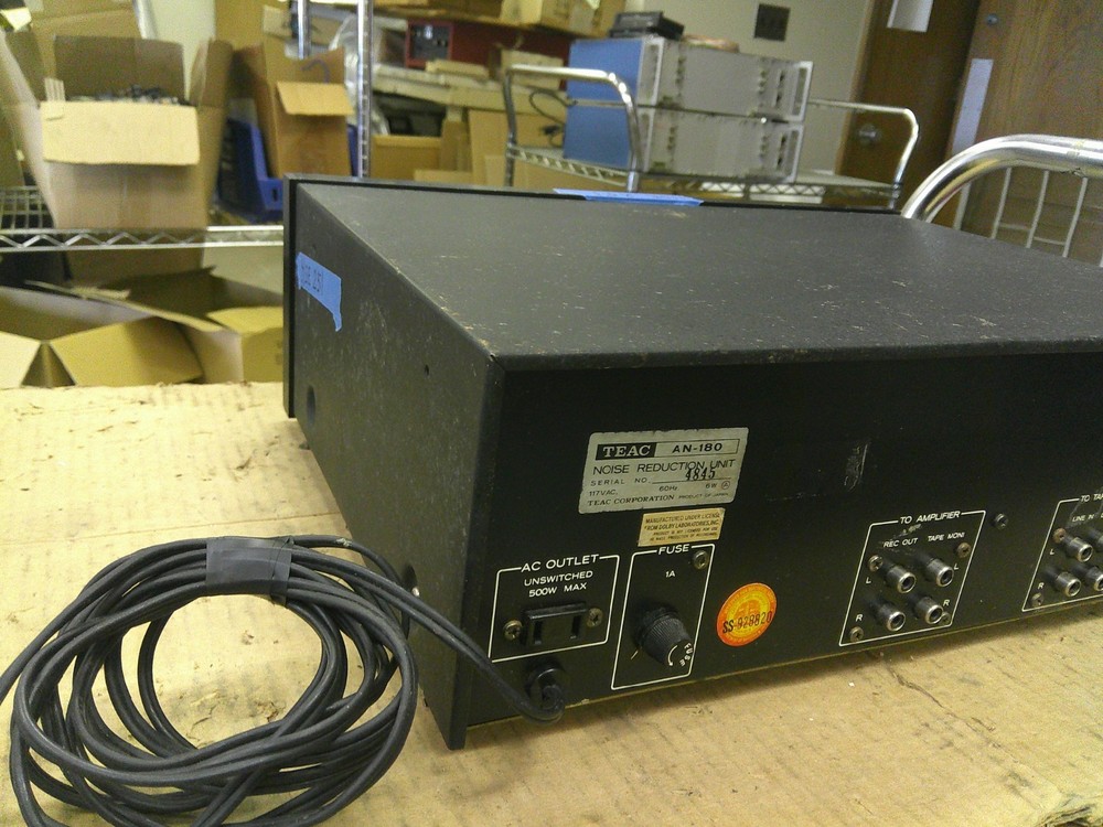 TEAC AN-180 NOISE REDUCTION UNIT (MISSING KNOBS)