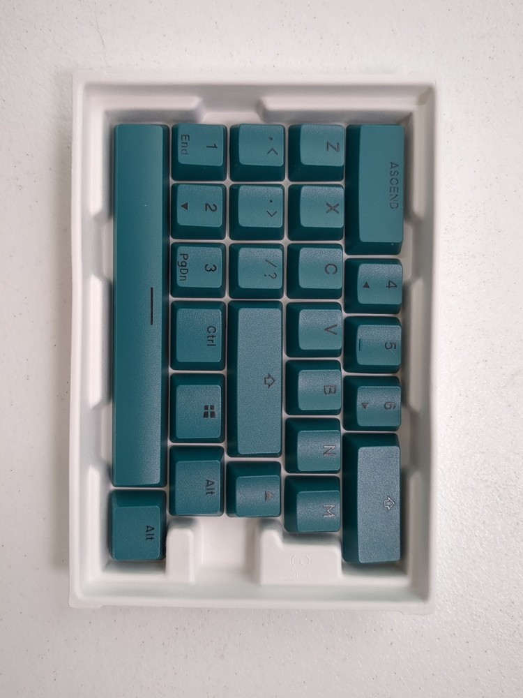 Glorious - GPBT Basics Universal Keycap Set Compatible with Most 100% 85% 80% TK