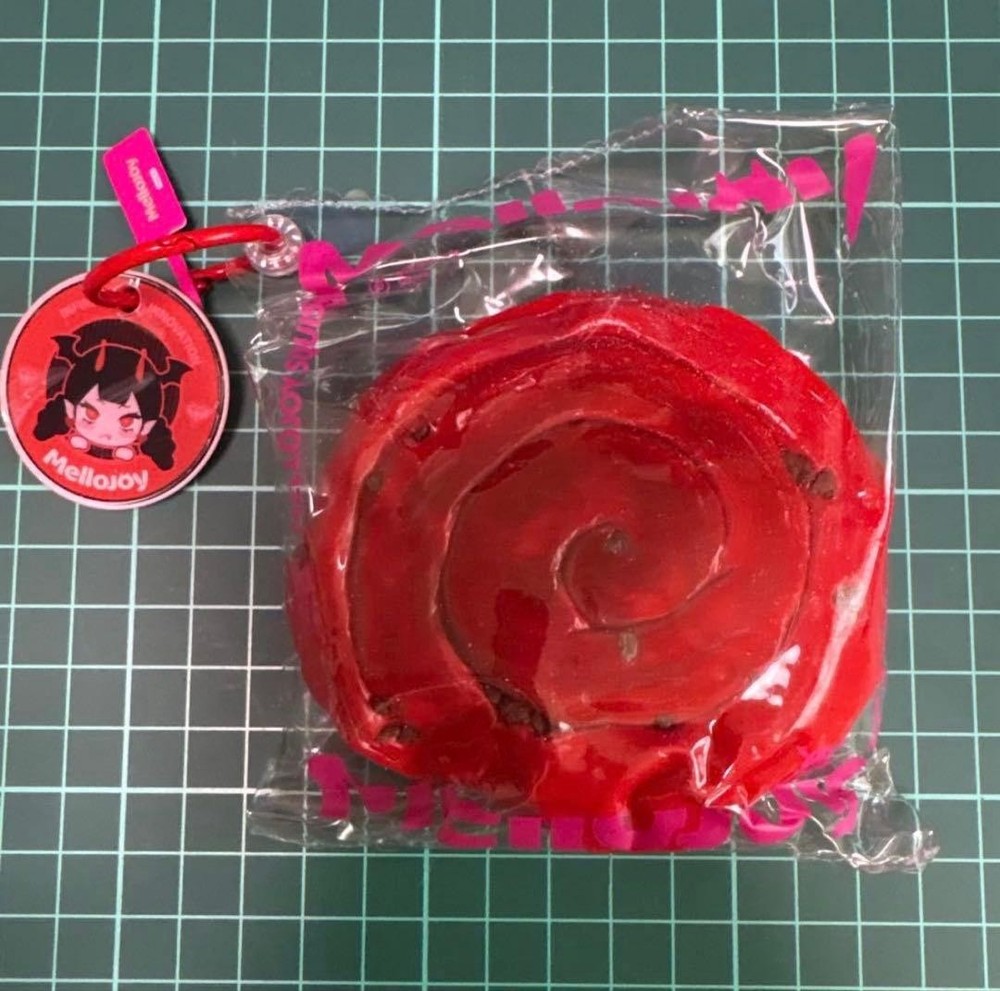 mellojoy Cinnamon Roll Red Velvet Squishy