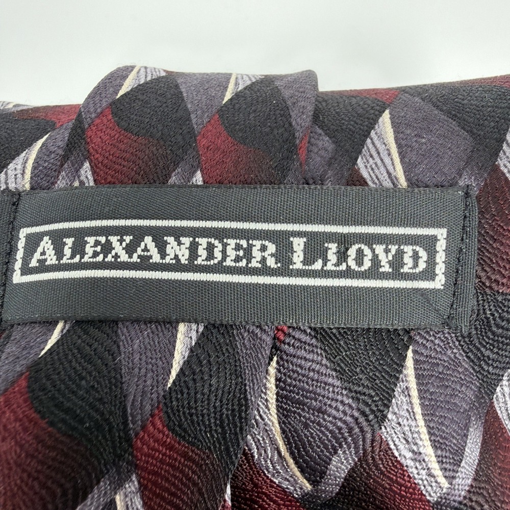 Alexander Lloyd 100% silk patterned tie 63”x4” long necktie
