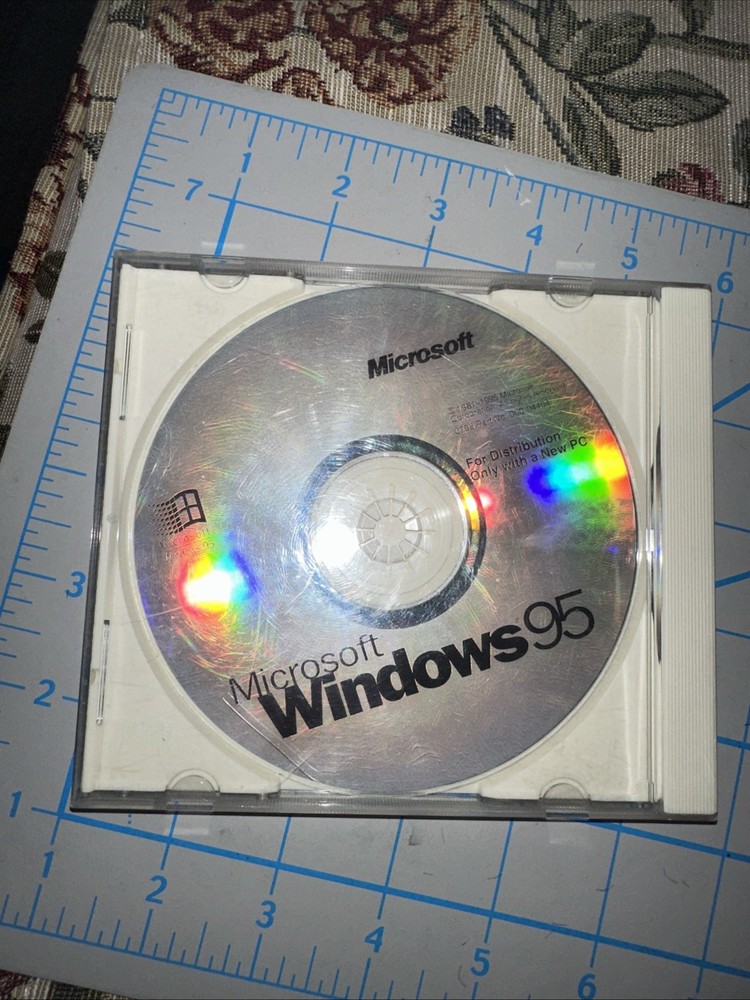 Microsoft Windows 95 Computer Software Disc With Case