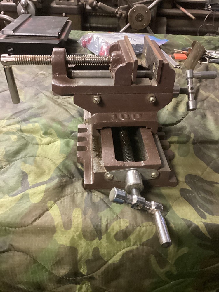 100 DRILL PRESS MILLING VISE Works fine Tabletop