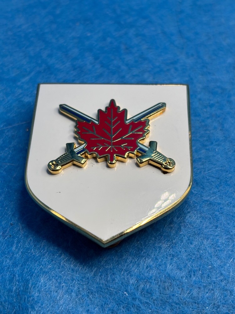 Canadian Forces Command Badge Land Forces Command Marked Carat