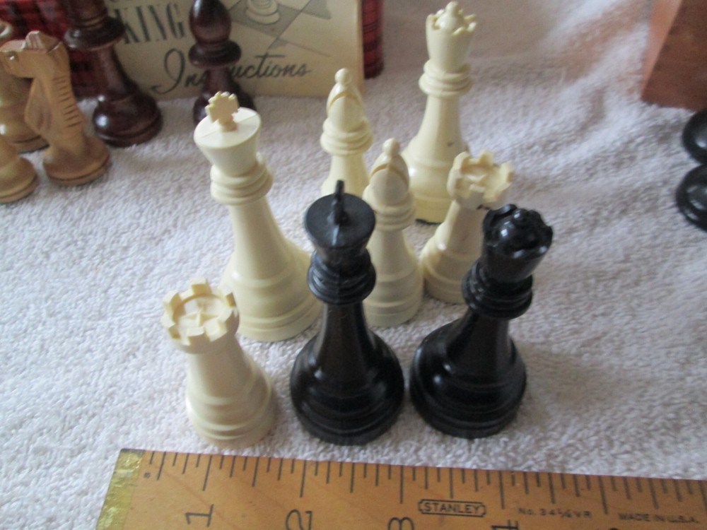 5 Chess Sets - All Complete Except for 1 - Exc. Cond