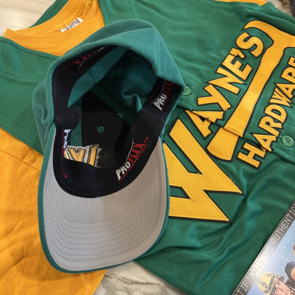 The Benchwarmers 2006 , Screen used - Wayne Hardware Outfit - Tim Meadows