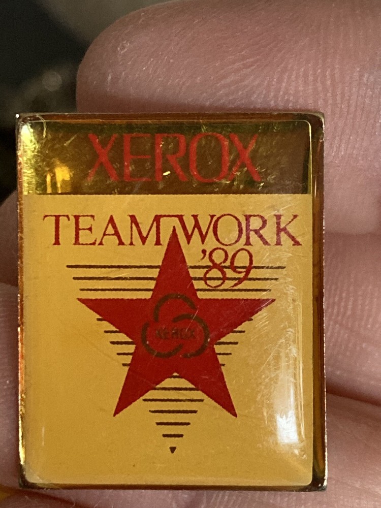 Xerox teamwork 1989 red star Lapel Pin EUC K535