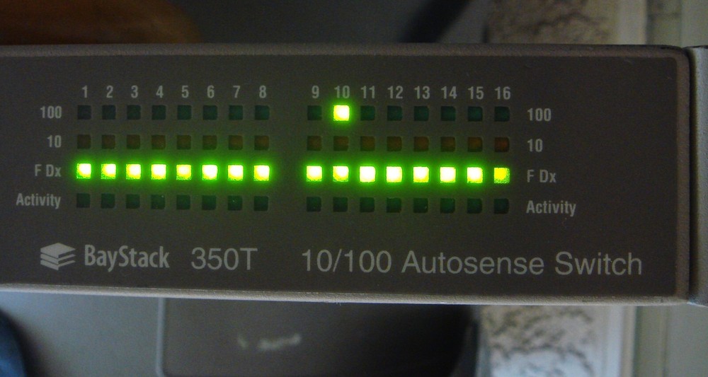 BAYSTACK  350T BAY NETWORKS ASE-THUB 16 PORT Canada,  powers up