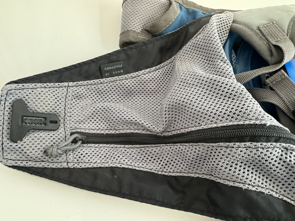 Camelbak Rogue Hydration Pack Backpack 2L Camping Hiking Running Bladder Include